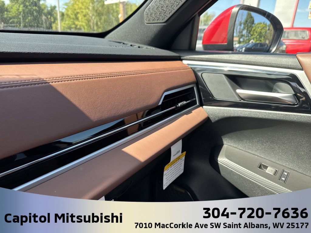 New 2025 Mitsubishi Outlander SEL image 27