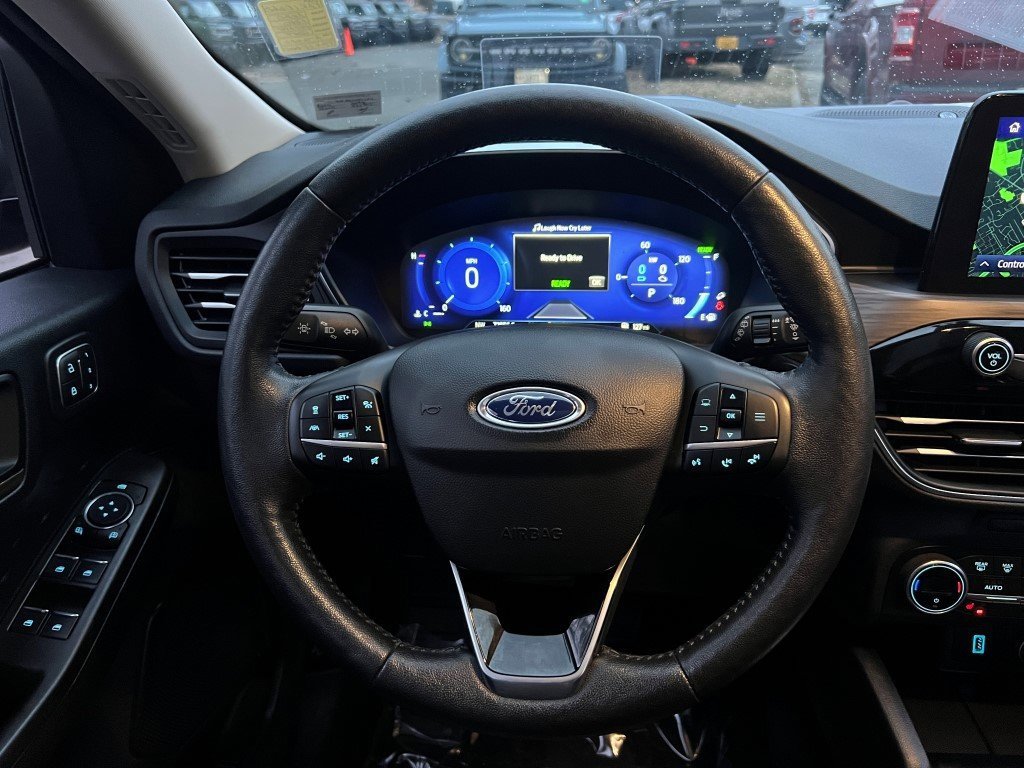 Used 2020 Ford Escape Titanium image 26