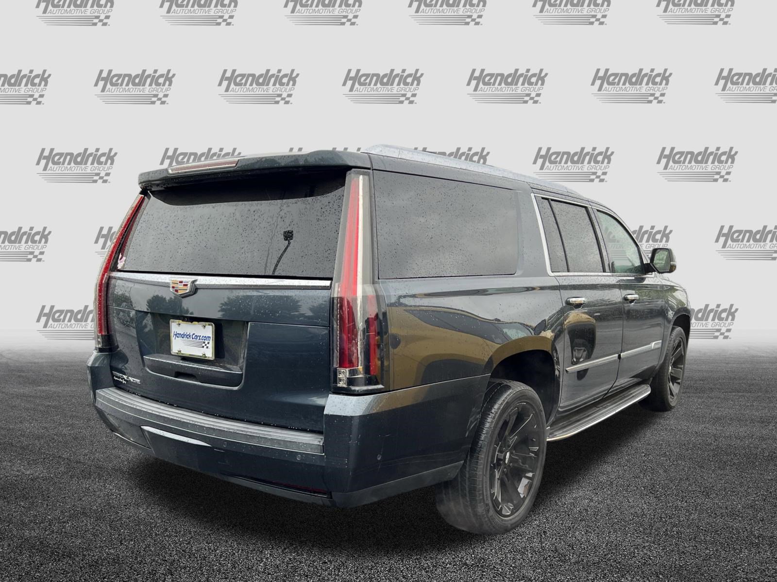 Used 2019 Cadillac Escalade ESV Luxury AWD/4WD image 10