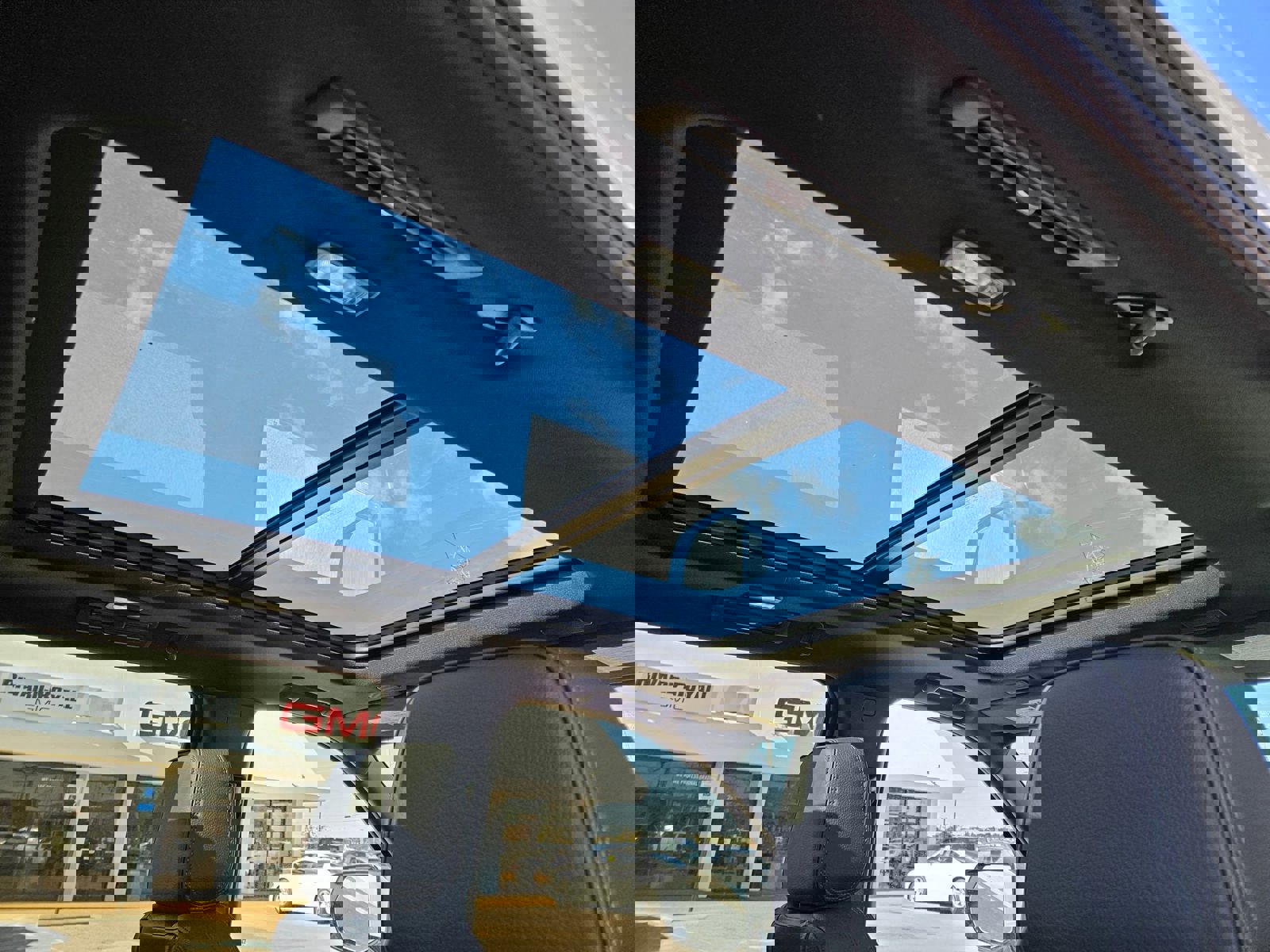 New 2026 GMC Yukon XL Denali w/ Sun & Power Step Package image 31