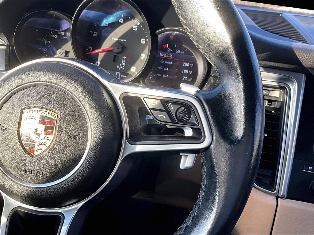Used 2018 Porsche Macan image 16