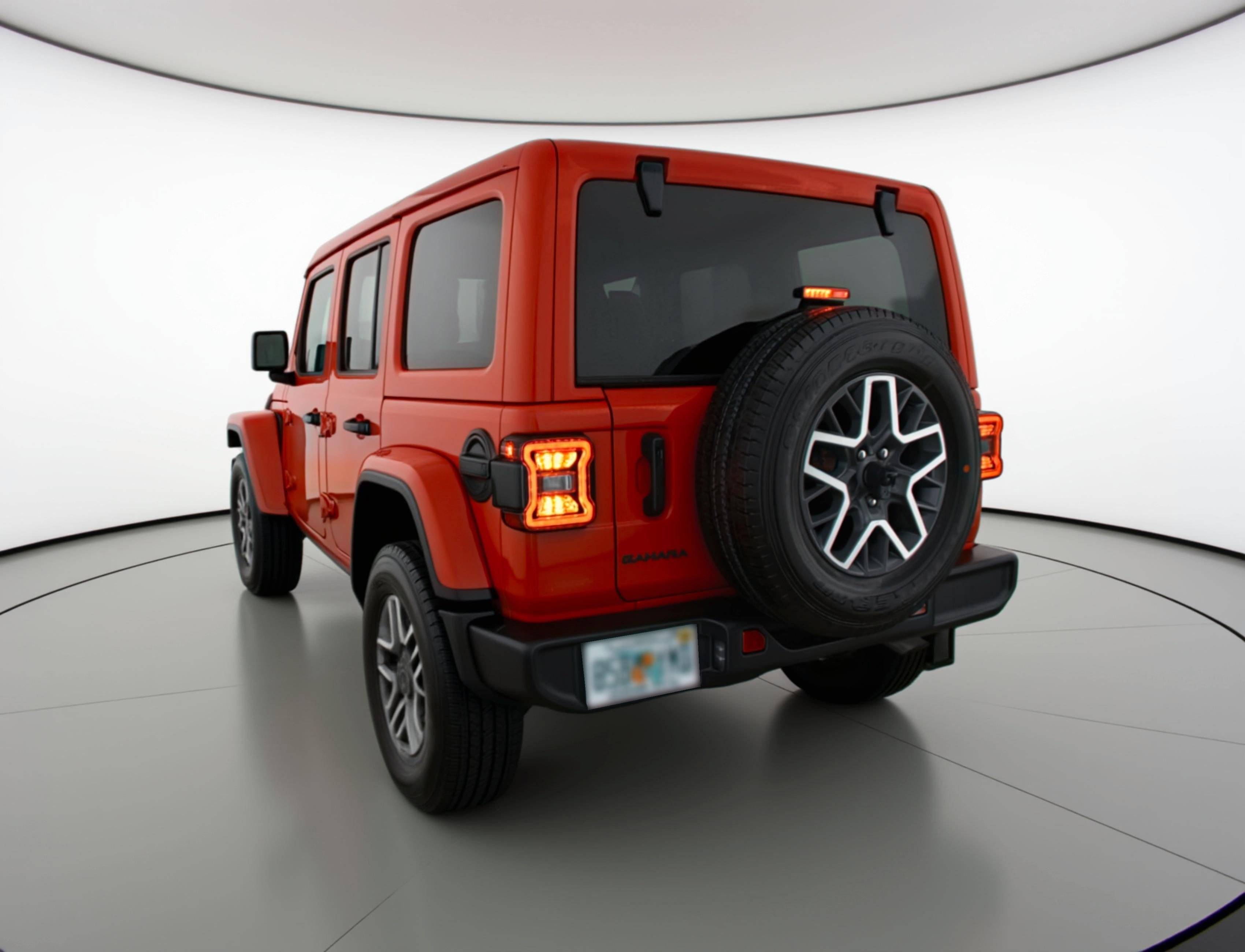 Used 2025 Jeep Wrangler Sahara image 6