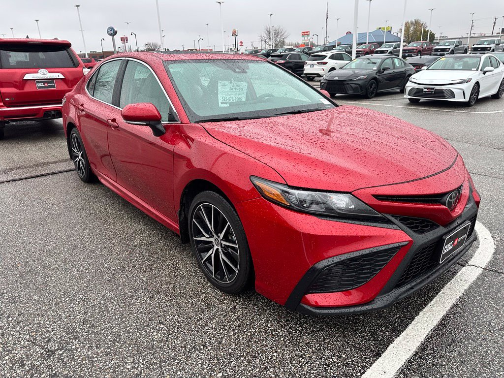 Used 2024 Toyota Camry SE w/ Convenience Package FWD image 6