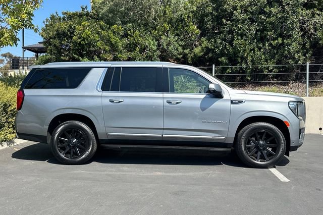 Used 2024 GMC Yukon XL Denali w/ Advanced Technology Package image 6