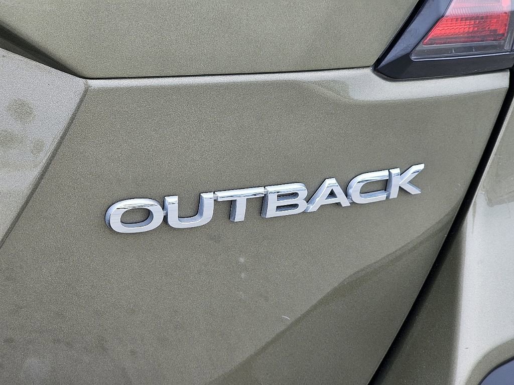 Used 2022 Subaru Outback Premium image 14