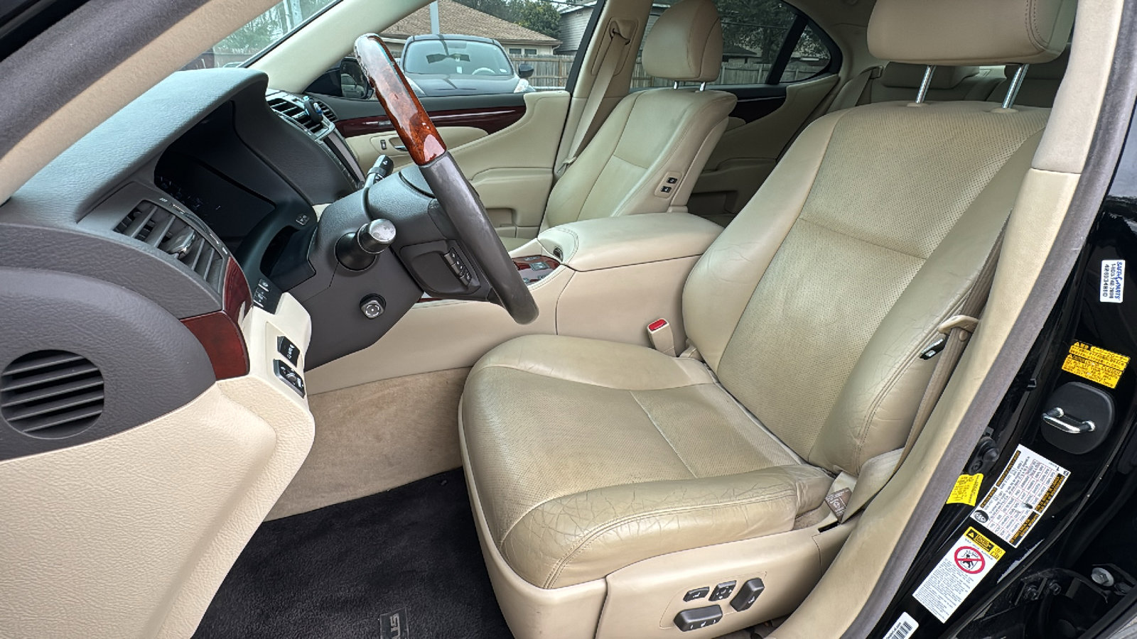 Used 2011 Lexus LS 460 w/ Comfort Pkg image 14
