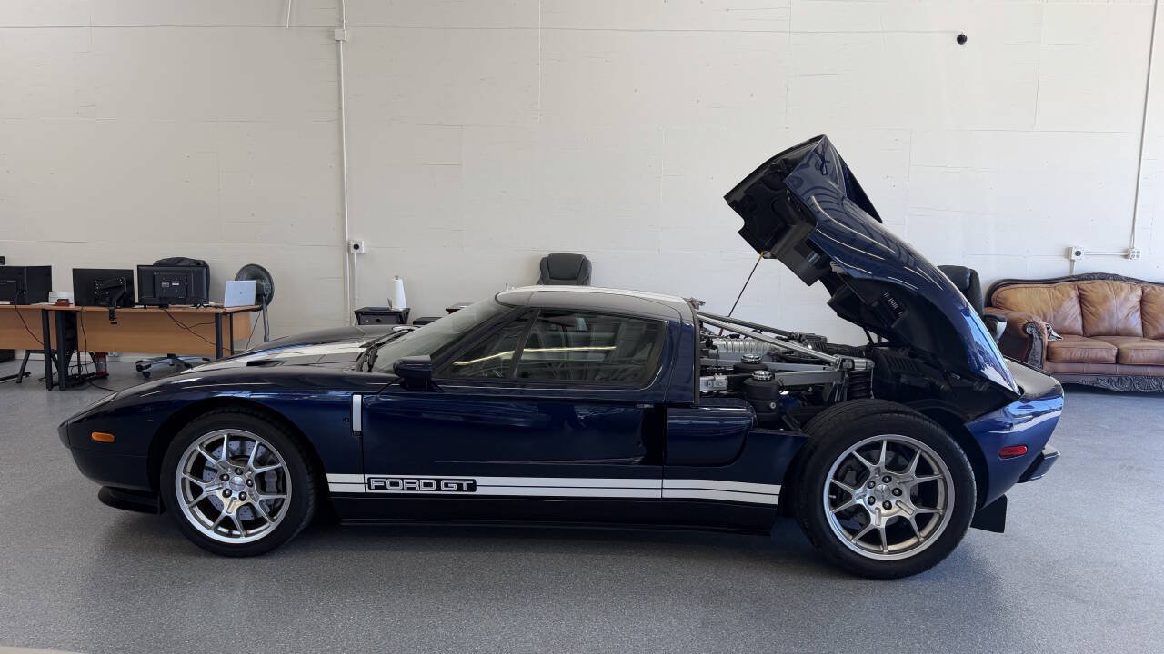 Used 2006 Ford GT RWD image 51