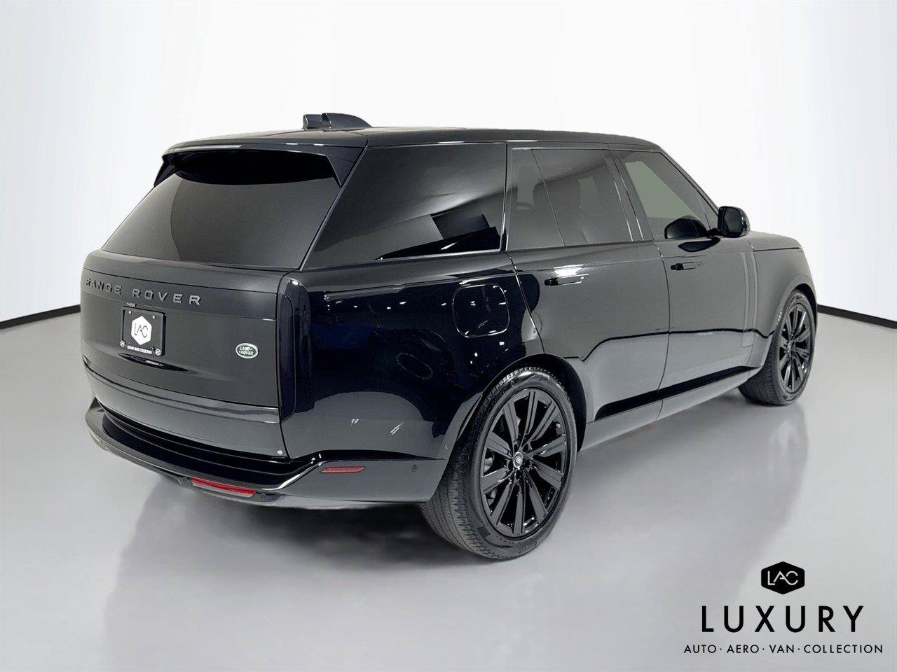 Used 2023 Land Rover Range Rover SE AWD/4WD image 8