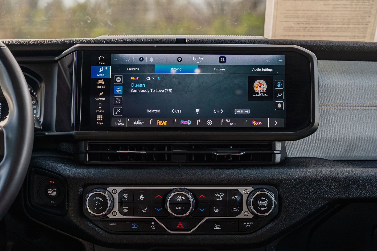 Used 2024 Jeep Wrangler Unlimited w/ Convenience Group image 34