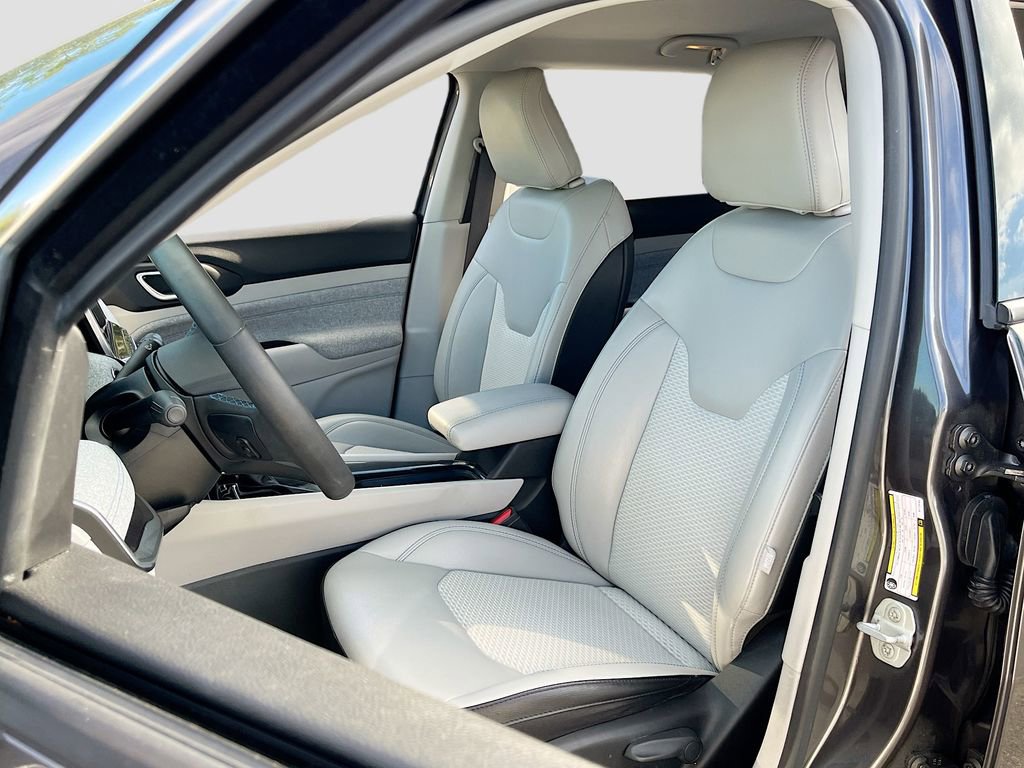 Certified 2022 Jeep Compass Latitude image 19