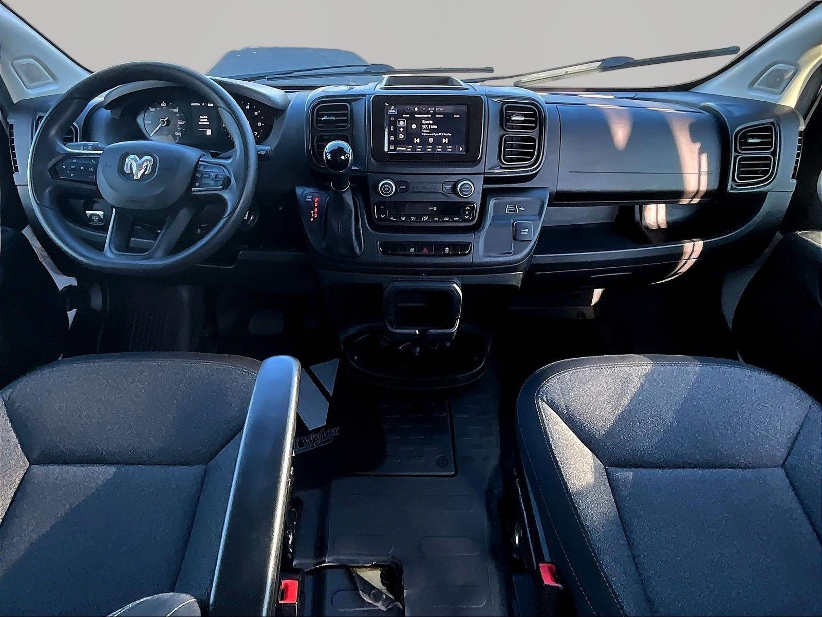 Used 2024 RAM ProMaster 2500 w/ Convenience Group FWD image 7