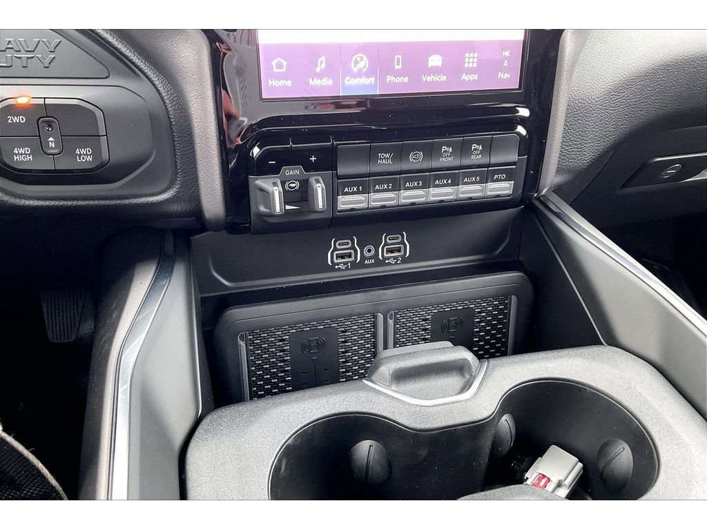 Used 2026 RAM 5500 4x4 Crew Cab w/ Laramie Trim Package image 33