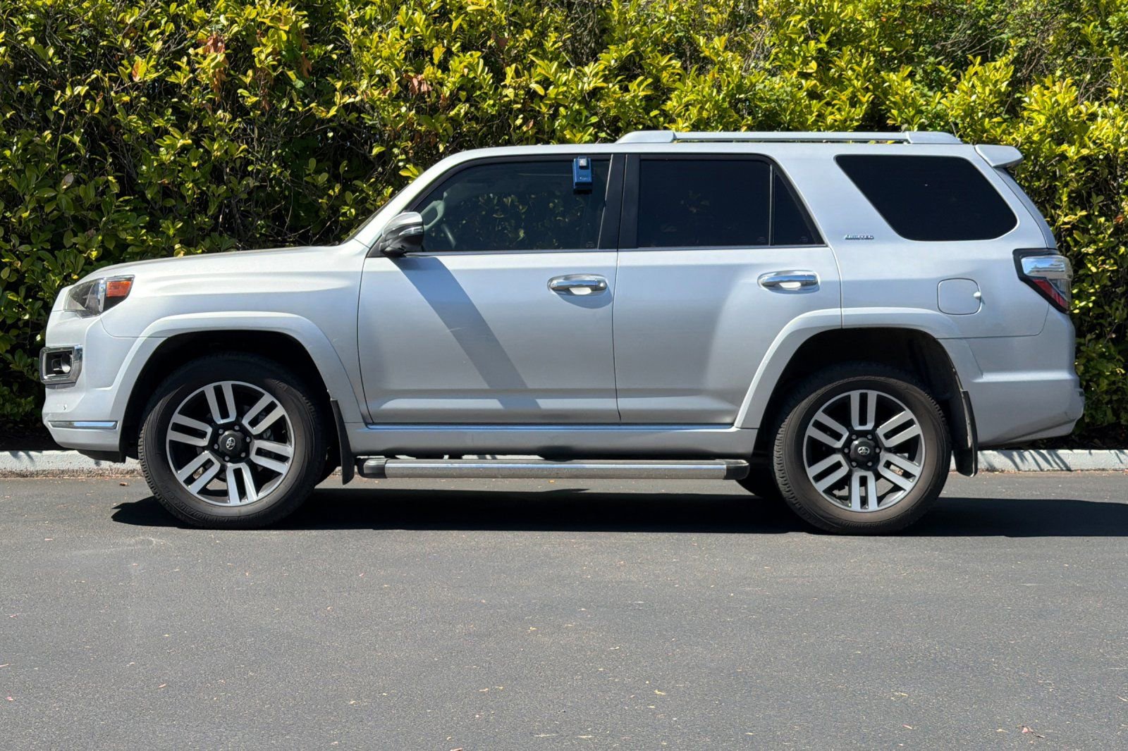 Used 2024 Toyota 4Runner Limited AWD/4WD image 7