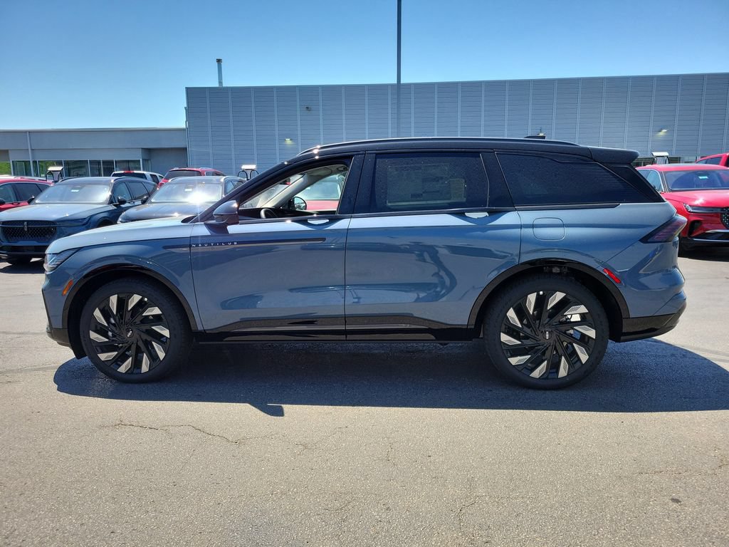 New 2026 Lincoln Nautilus Reserve w/ Jet Appearance Package AWD/4WD image 7