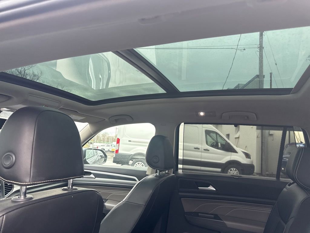 Used 2021 Volkswagen Atlas SE image 41