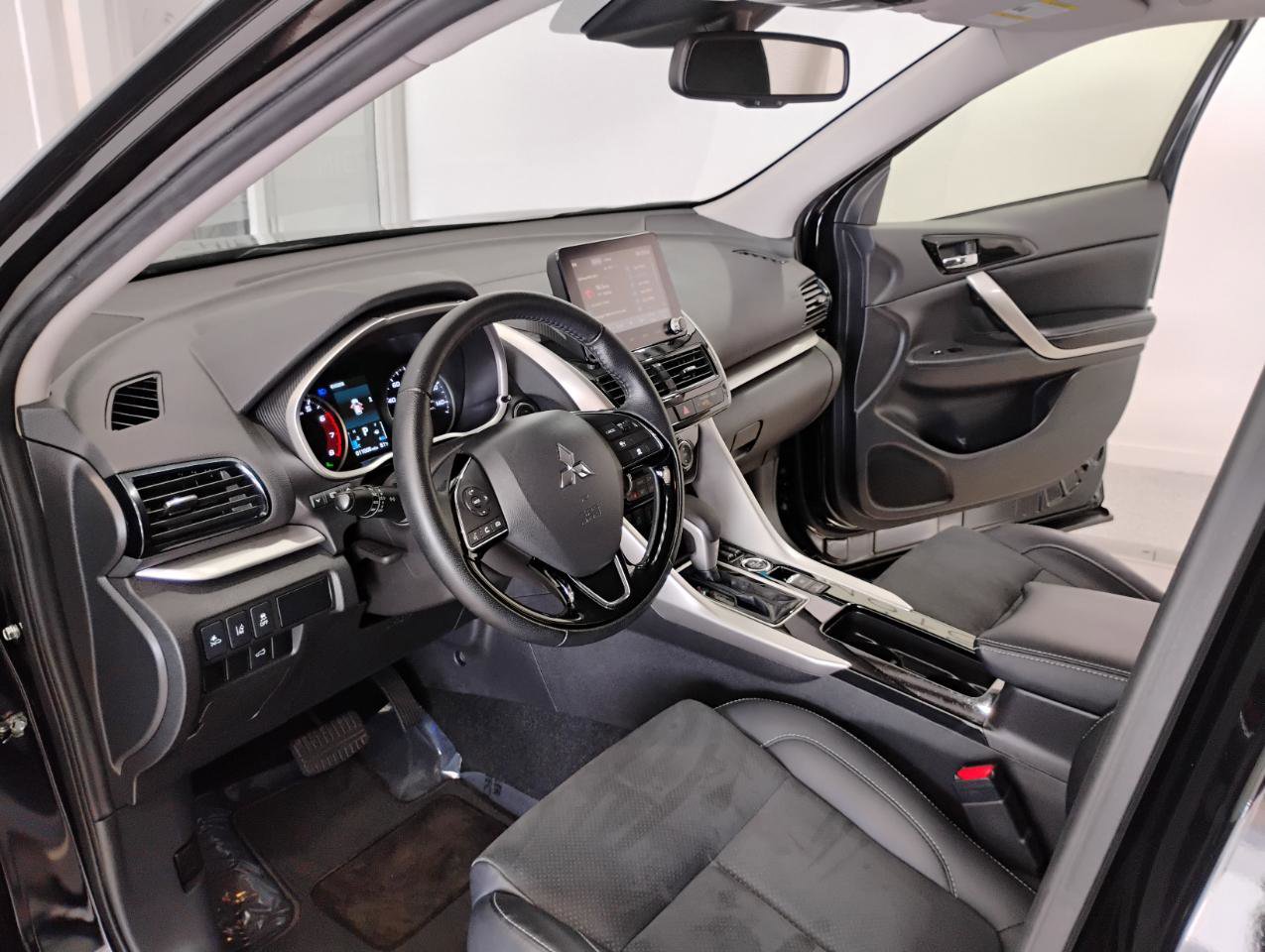 Used 2024 Mitsubishi Eclipse Cross SE image 13