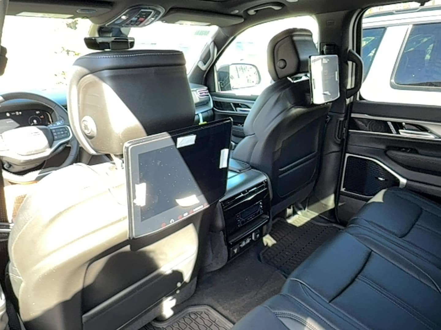 New 2026 Jeep Grand Wagoneer L Limited AWD/4WD image 11