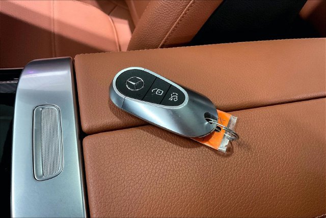 Used 2025 Mercedes-Benz C 300 4MATIC Sedan image 12