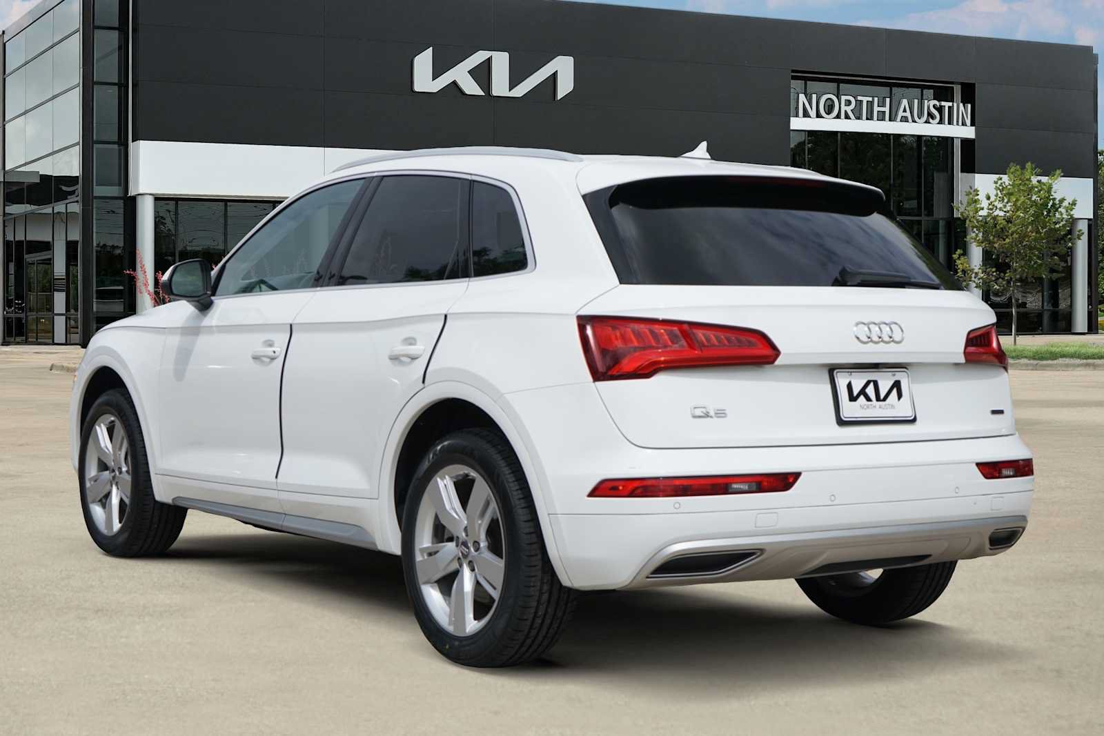 Used 2019 Audi Q5 2.0T Premium Plus w/ Premium Plus Package AWD/4WD image 4