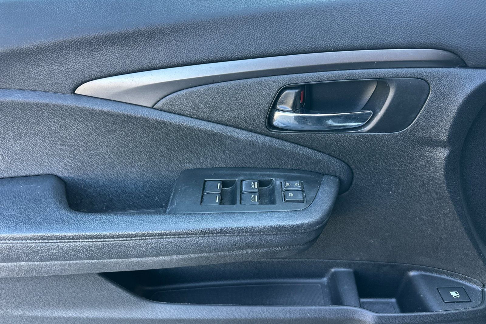 Used 2022 Honda Pilot Sport image 12