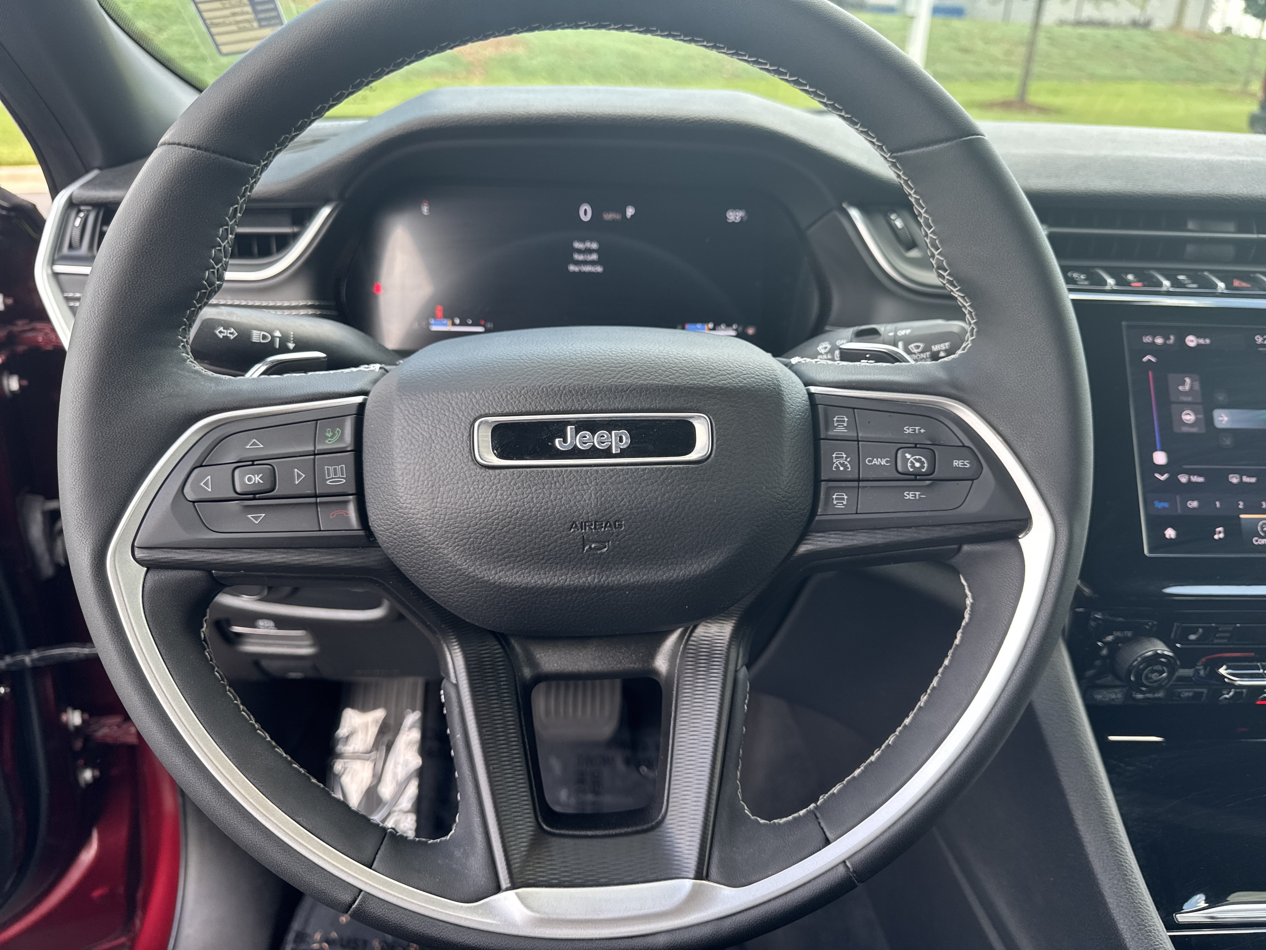 Certified 2024 Jeep Grand Cherokee Altitude AWD/4WD image 18