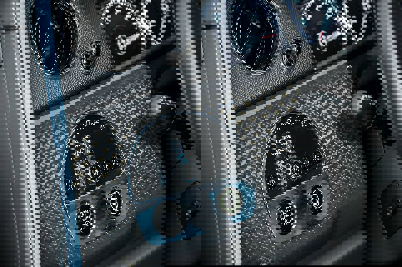 Used 2023 Rolls-Royce Cullinan Black Badge w/ Driver's Package image 29