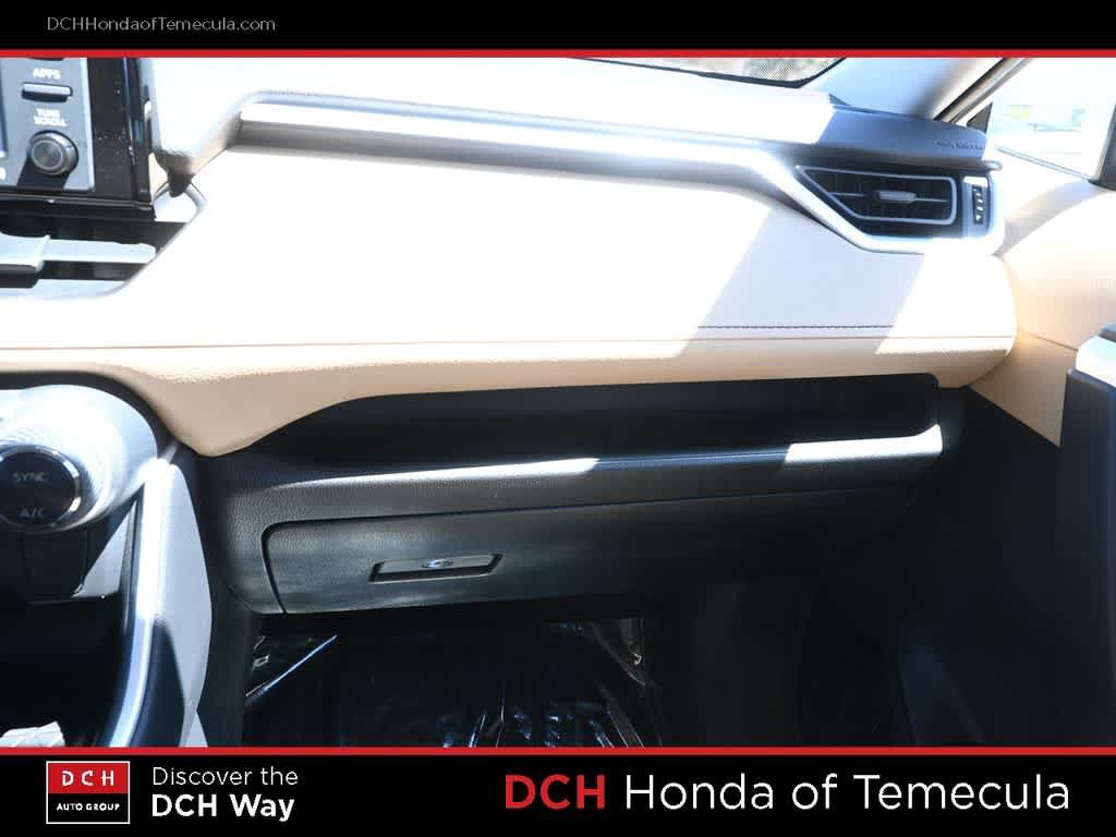 Used 2022 Toyota RAV4 XLE AWD/4WD image 14