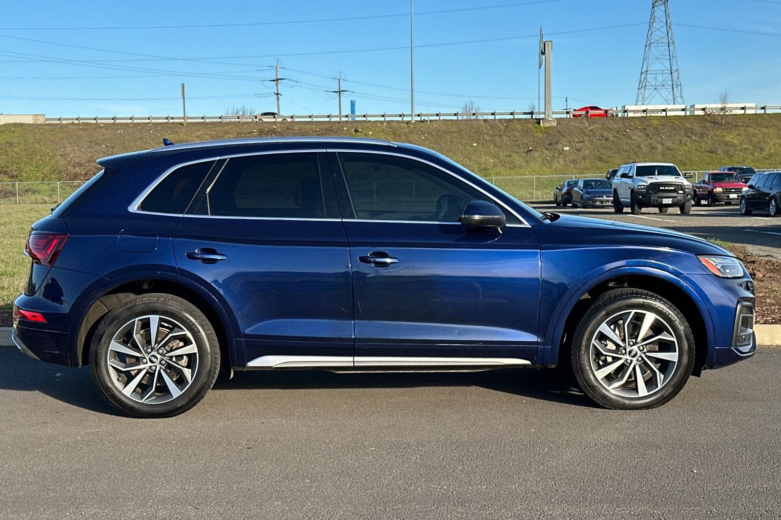 Used 2021 Audi Q5 2.0T Premium Plus w/ Premium Plus Package image 2