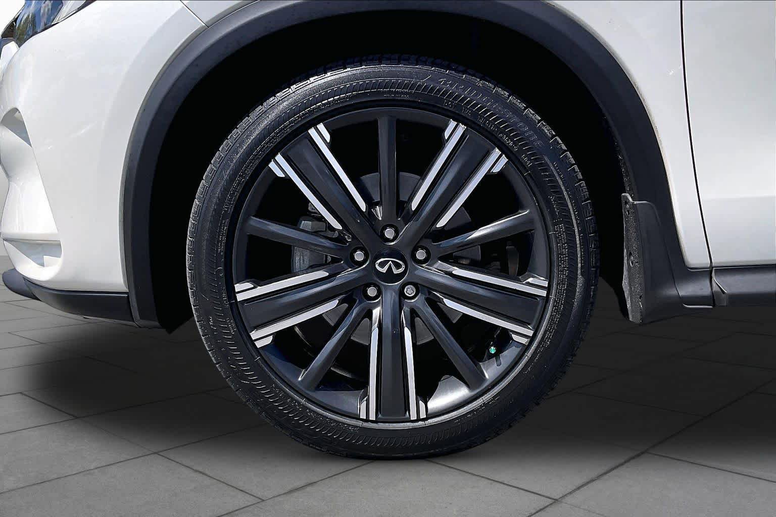 Used 2021 INFINITI QX50 Luxe w/ Appearance Package FWD image 14