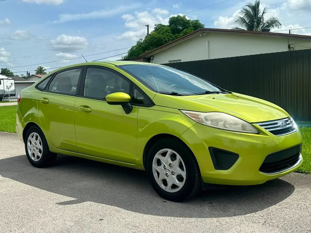 Used 2012 Ford Fiesta SE FWD image 1