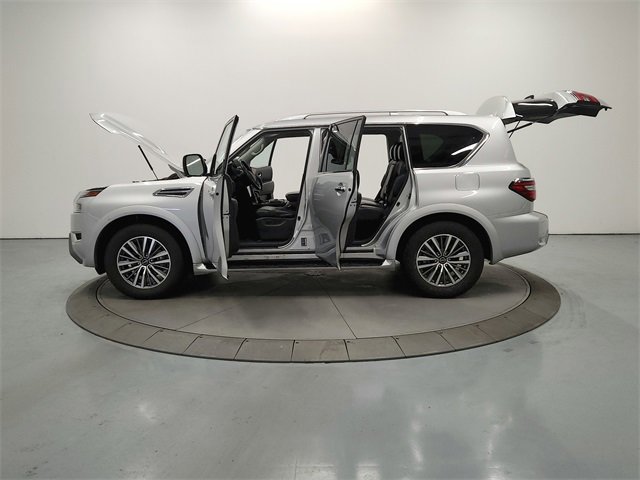 Used 2024 Nissan Armada SL image 11