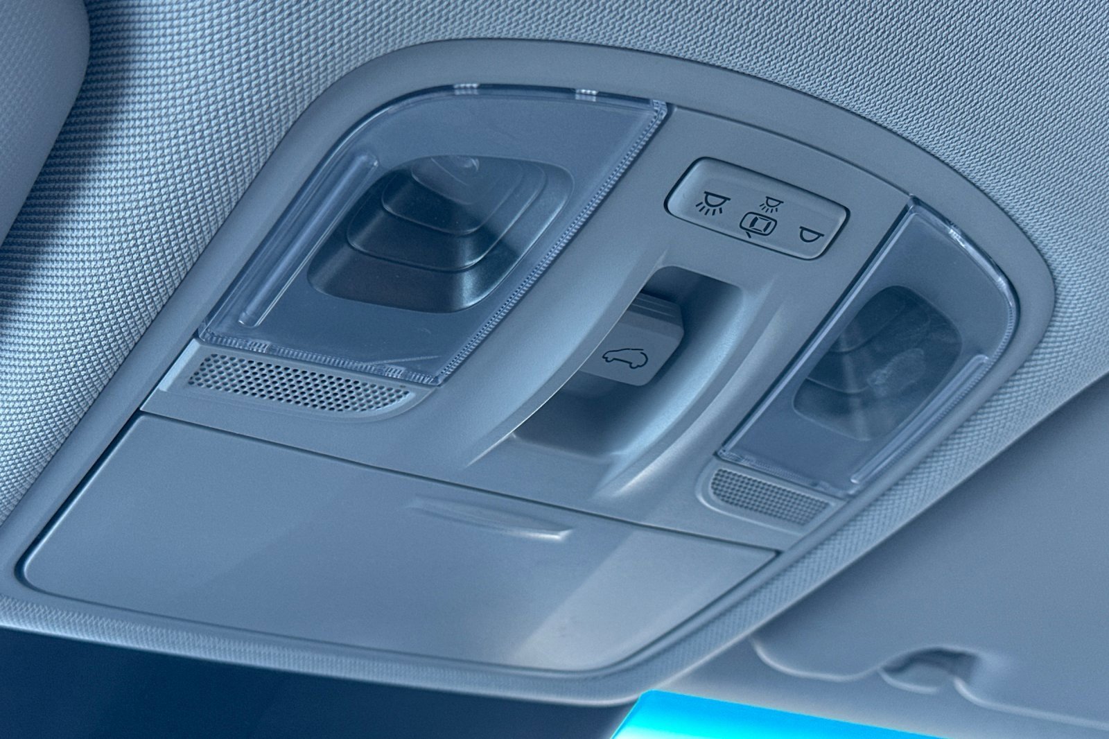 Used 2023 Hyundai Kona Limited w/ Cargo Package image 22