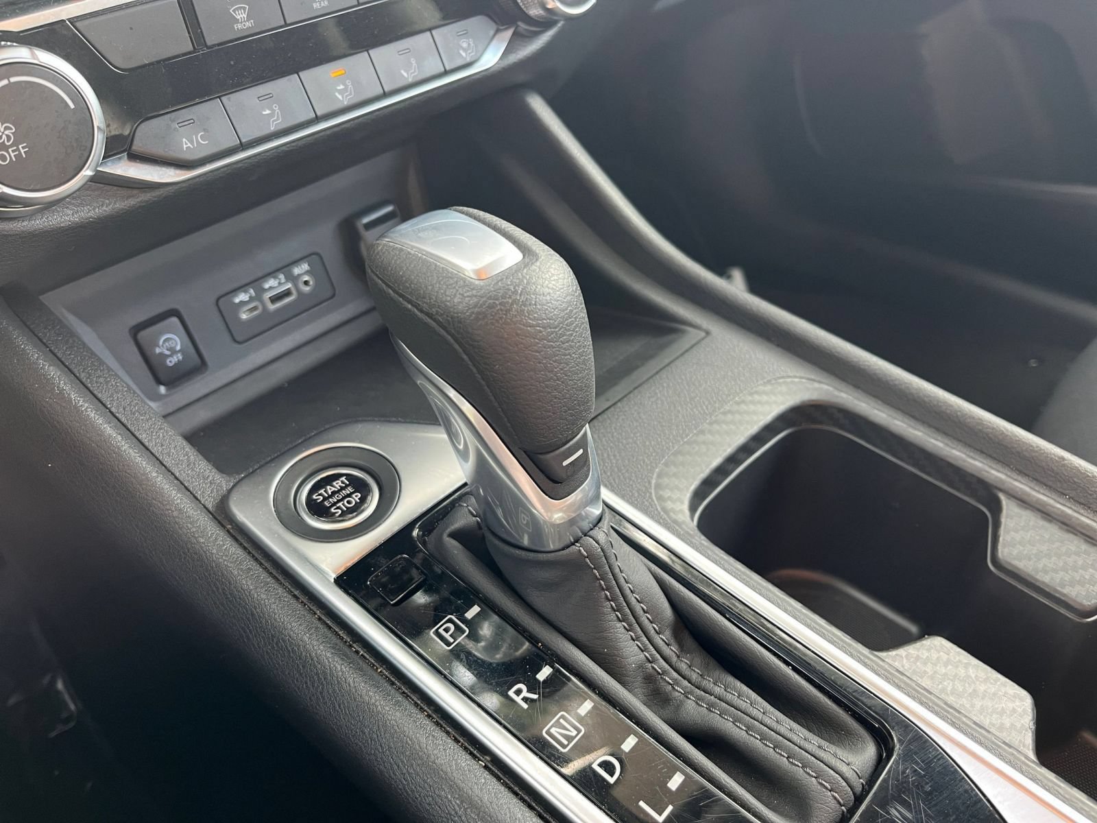 Used 2025 Nissan Sentra SV FWD image 38
