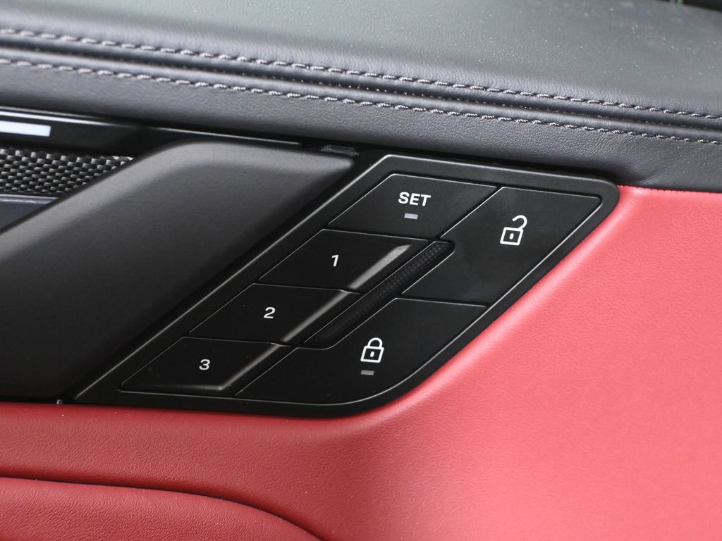 New 2026 Porsche Cayenne Turbo AWD/4WD image 33