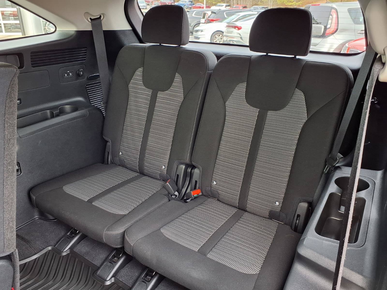 Used 2025 Kia Sorento LX image 10