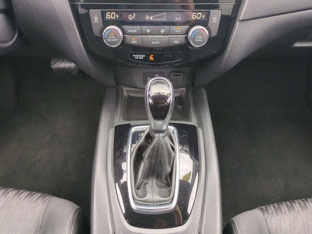 Used 2018 Nissan Rogue SV FWD image 19