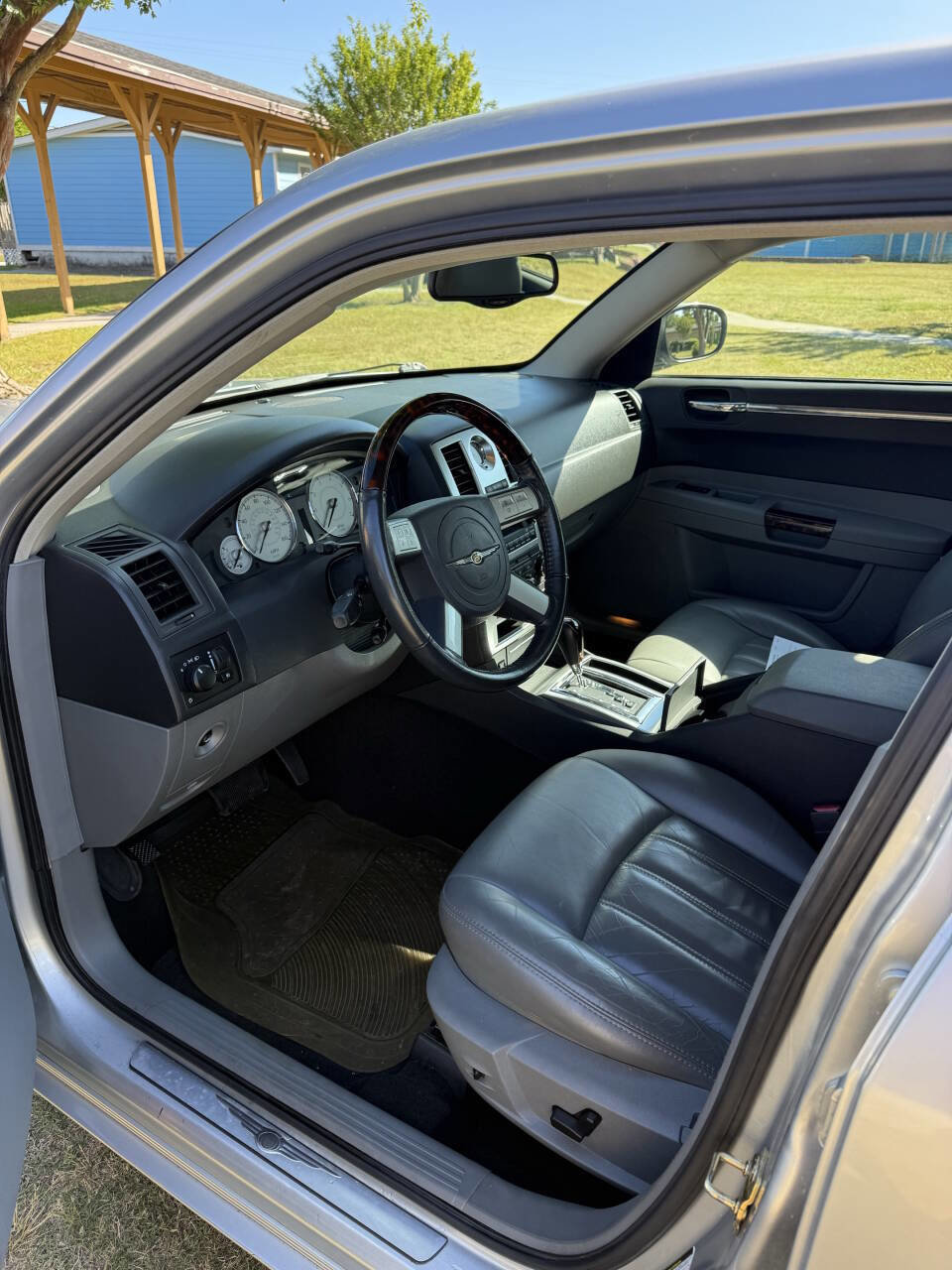 Used 2005 Chrysler 300 C RWD image 8