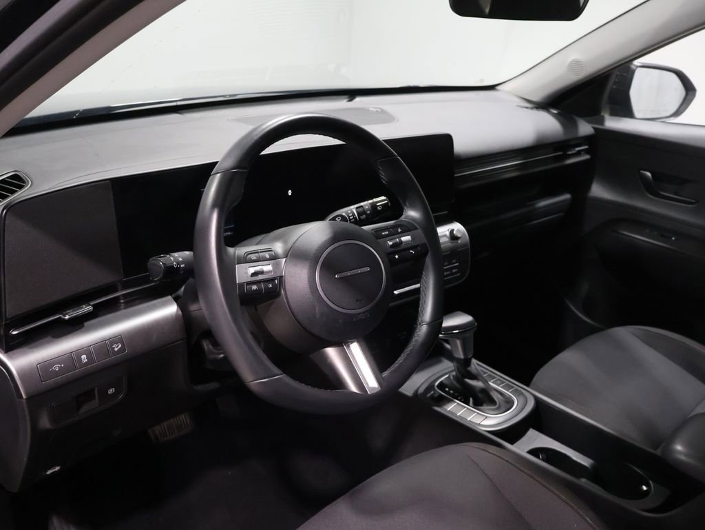 Used 2025 Hyundai Kona SEL image 16