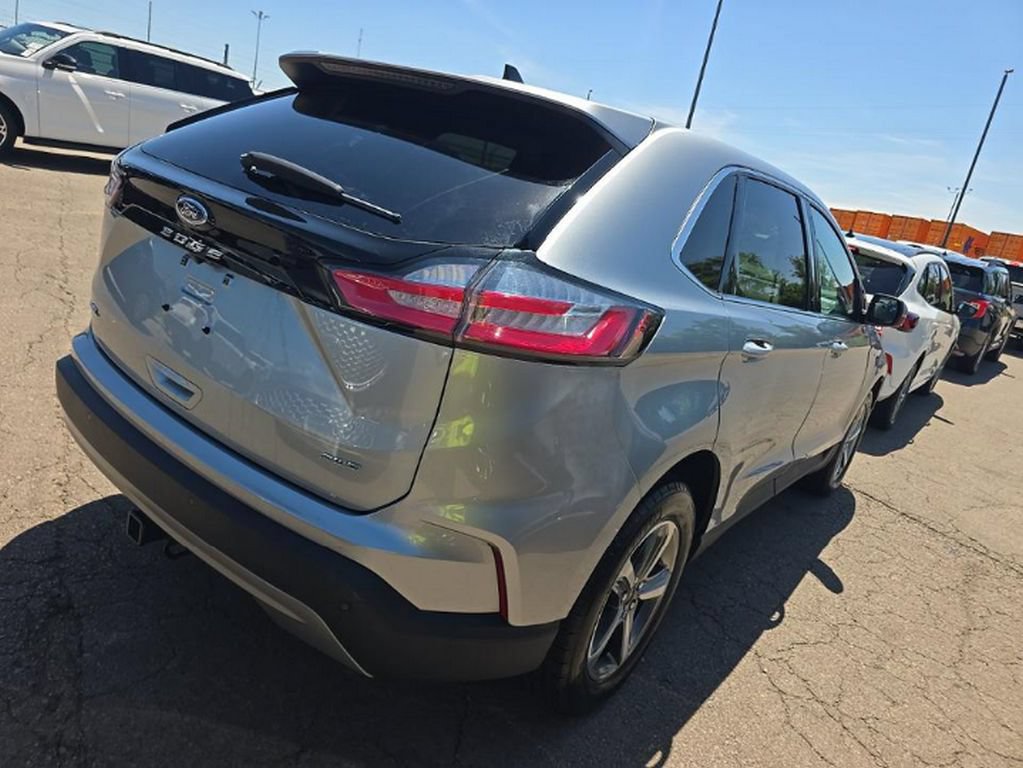 Used 2024 Ford Edge SEL w/ Convenience Package AWD/4WD image 4