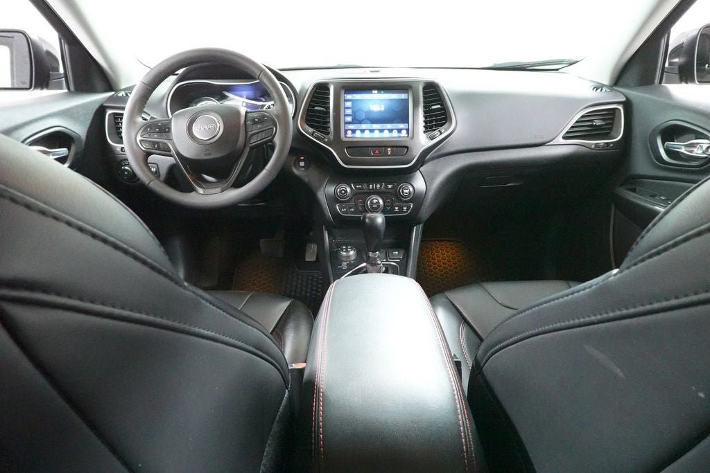 Used 2022 Jeep Cherokee Trailhawk AWD/4WD image 32