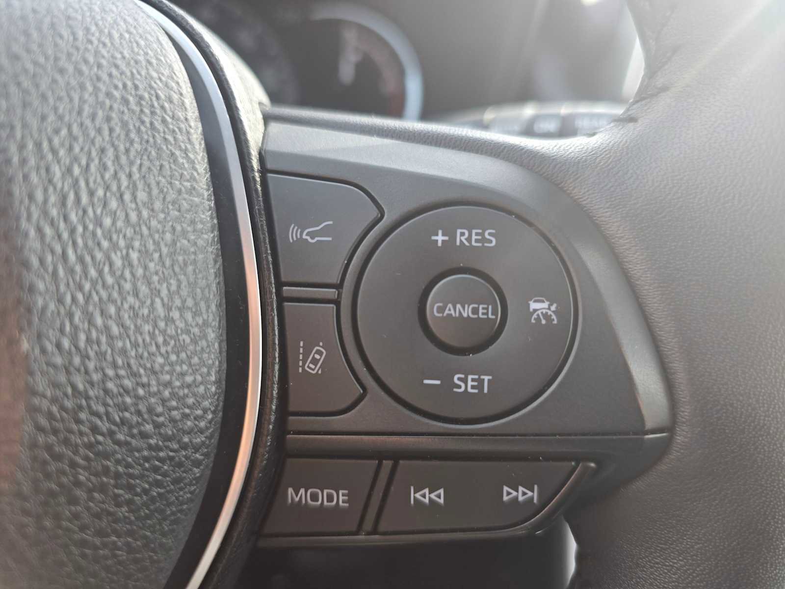 Used 2025 Toyota RAV4 XLE w/ Weather Package image 30