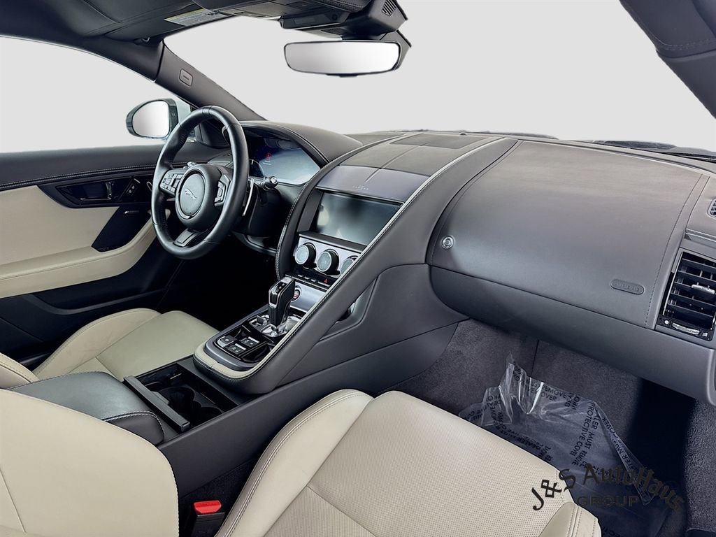 Used 2022 Jaguar F-TYPE Coupe image 31