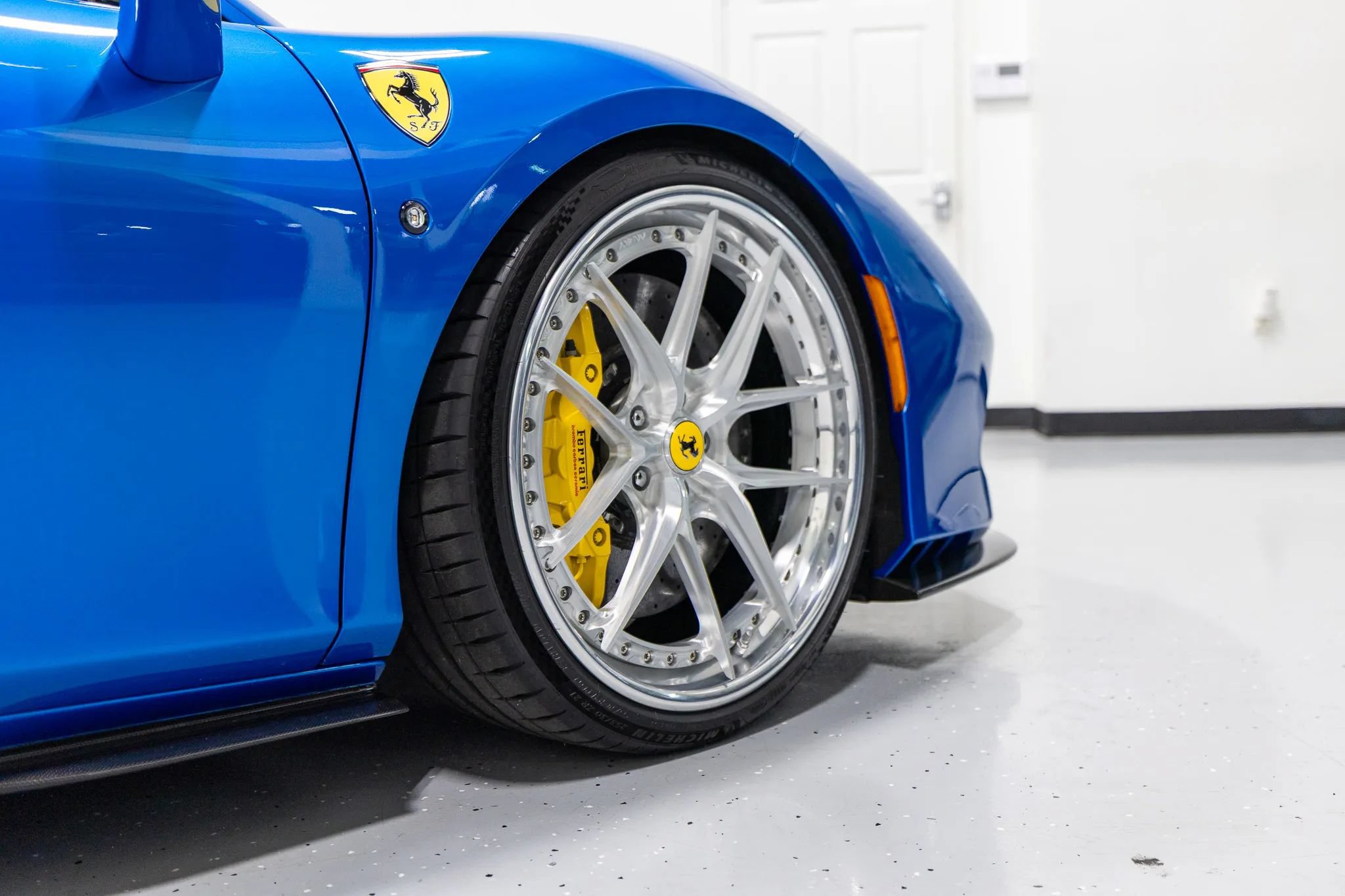 Used 2020 Ferrari F8 Tributo RWD image 31