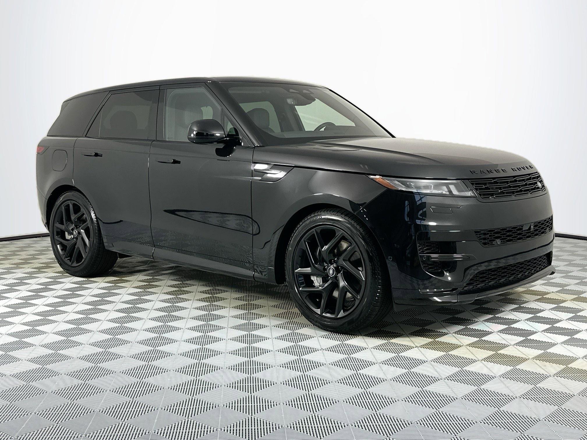 Used 2025 Land Rover Range Rover Sport Dynamic SE image 3