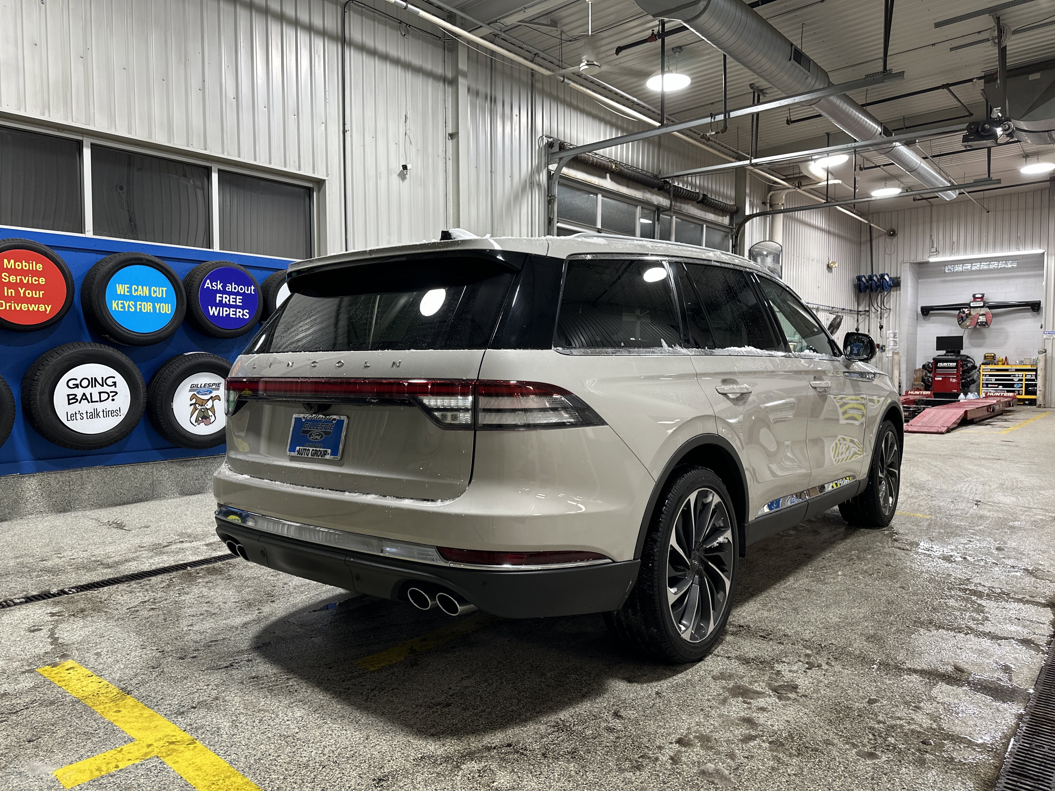 Used 2025 Lincoln Aviator Reserve w/ Equipment Group 201A video 3