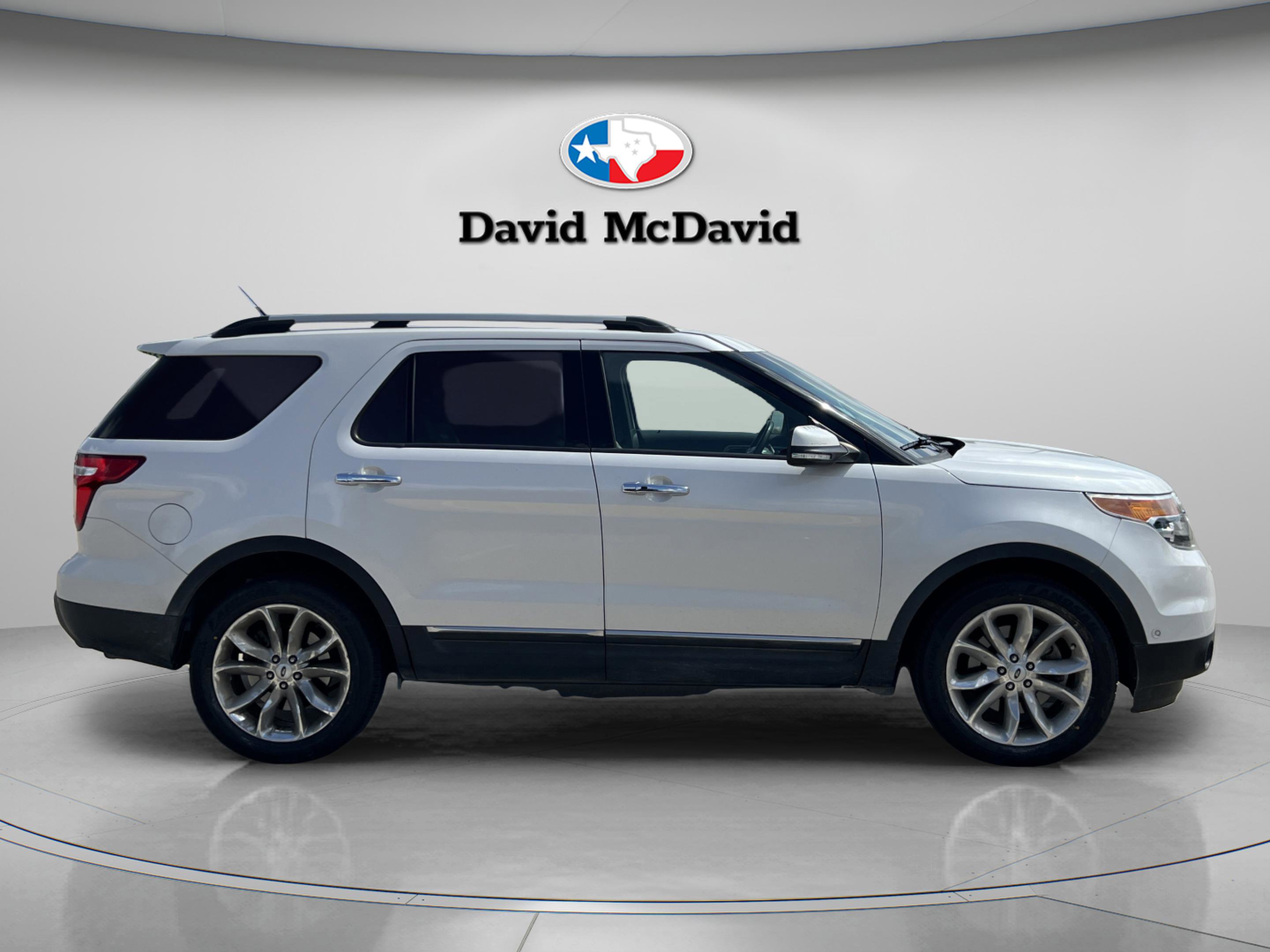 Used 2015 Ford Explorer Limited w/ Equipment Group 302A AWD/4WD image 17