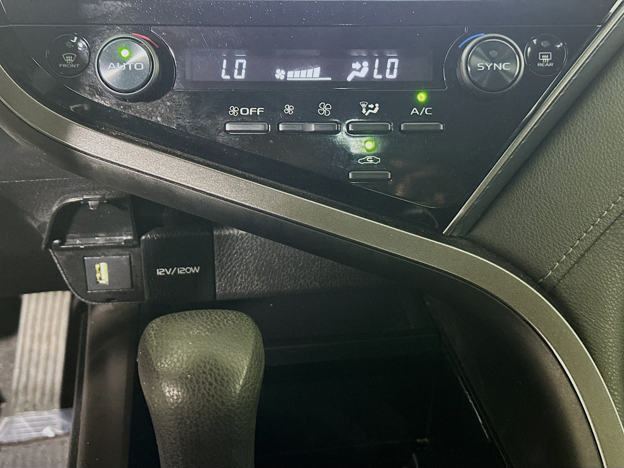 Used 2022 Toyota Camry LE FWD image 22