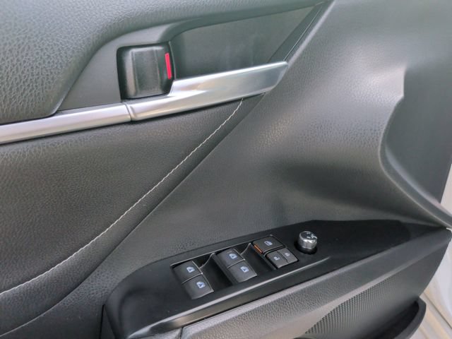 Used 2018 Toyota Camry XSE FWD image 13