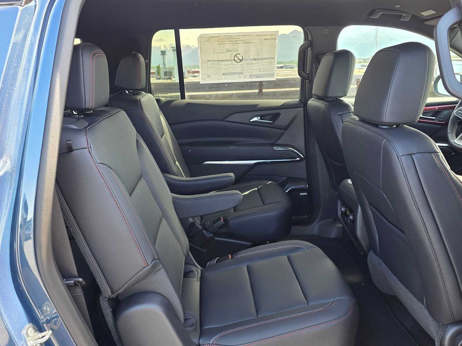 New 2026 Chevrolet Traverse Z71 w/ Enhanced Driving Package AWD/4WD image 12