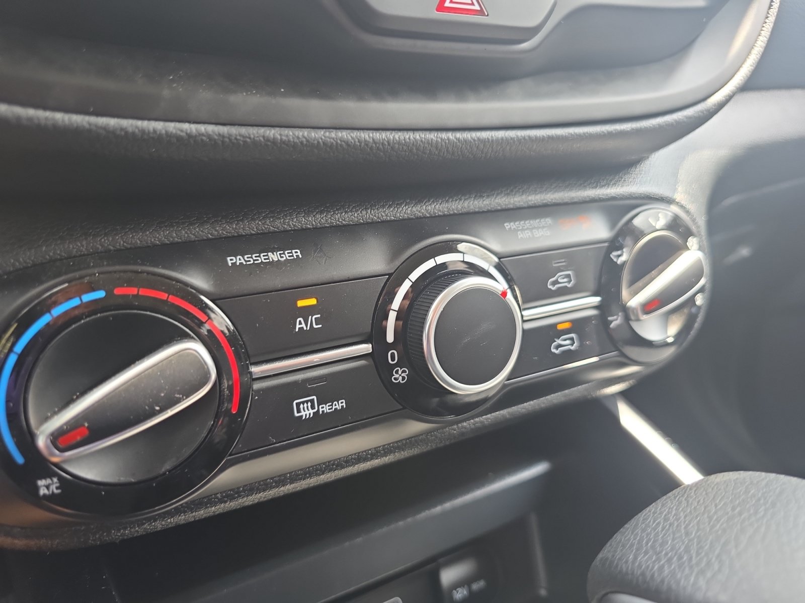 Certified 2025 Kia Soul LX w/ LX Technology Package FWD image 15